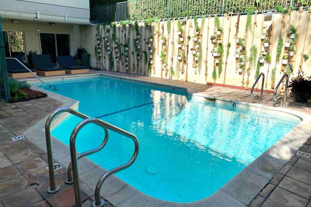 Heart Of West Hollywood Modern 2 Bedroom 2 Bath * Los Angeles